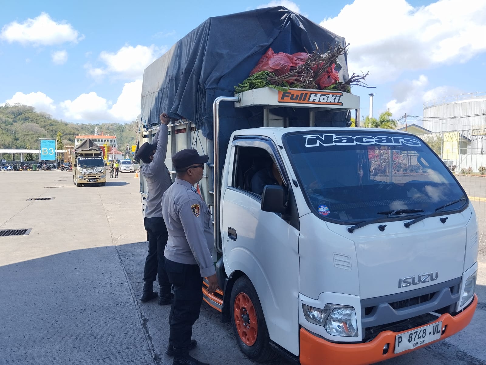 Polsek Lembar Pastikan Keamanan Penyeberangan, Fokus Cegah Barang Terlarang
