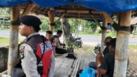 WhatsApp Image 2025-10-14 at 13.14.19_result Empat Personel Polsek Sekotong Patroli Dialogis di Gunung Ketapang