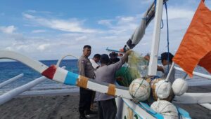 Cek Cuaca Sebelum Melaut, Pesan Polsek Batulayar ke Nelayan