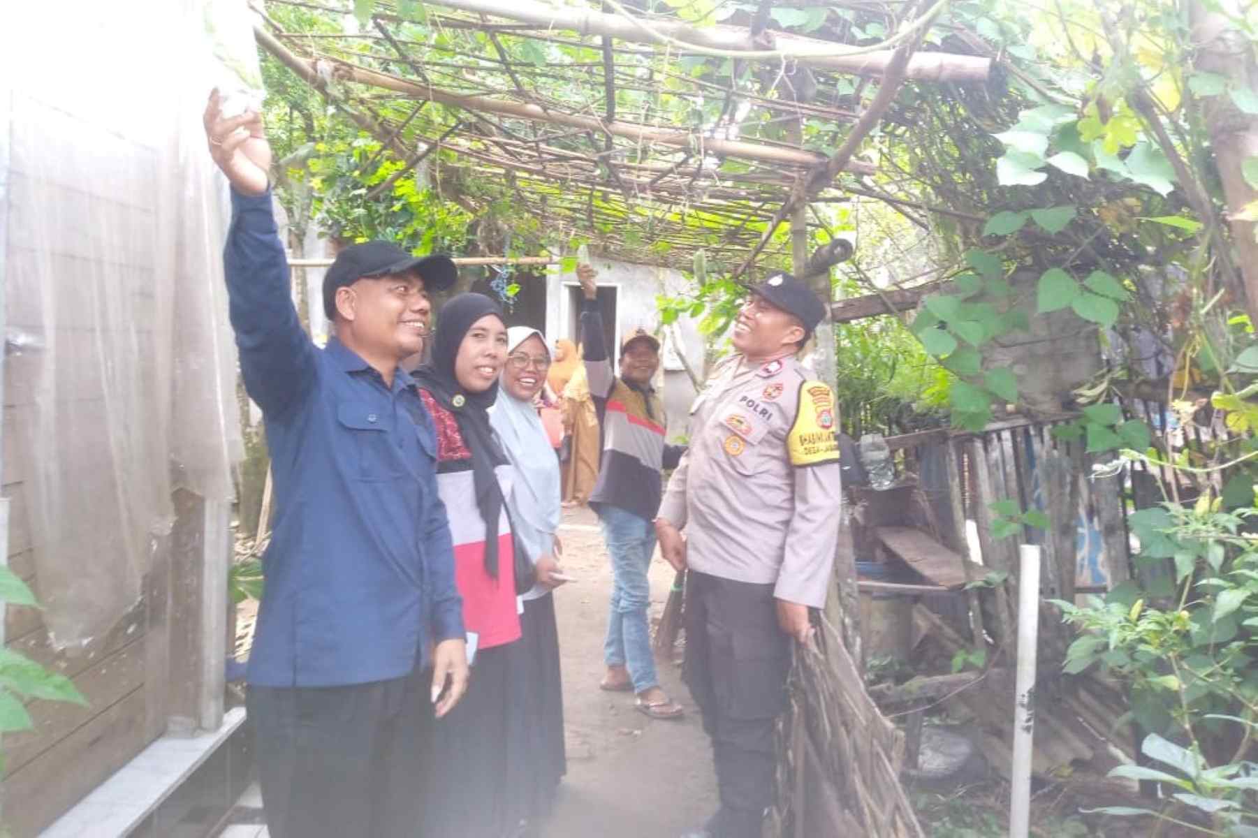 Strategi Polsek Kuripan Wujudkan Kemandirian Pangan Keluarga